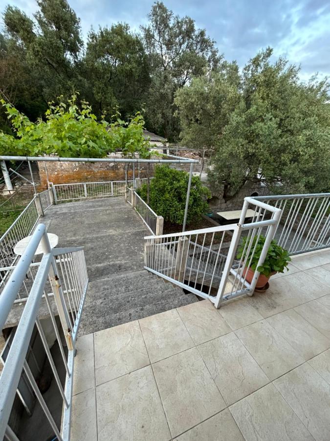 Lazarus Bigova Apartments Tivat Exterior foto