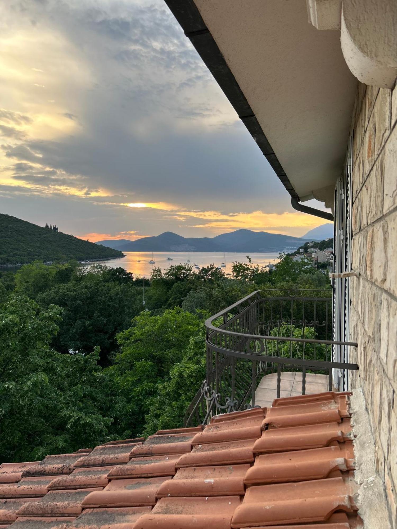 Lazarus Bigova Apartments Tivat Exterior foto
