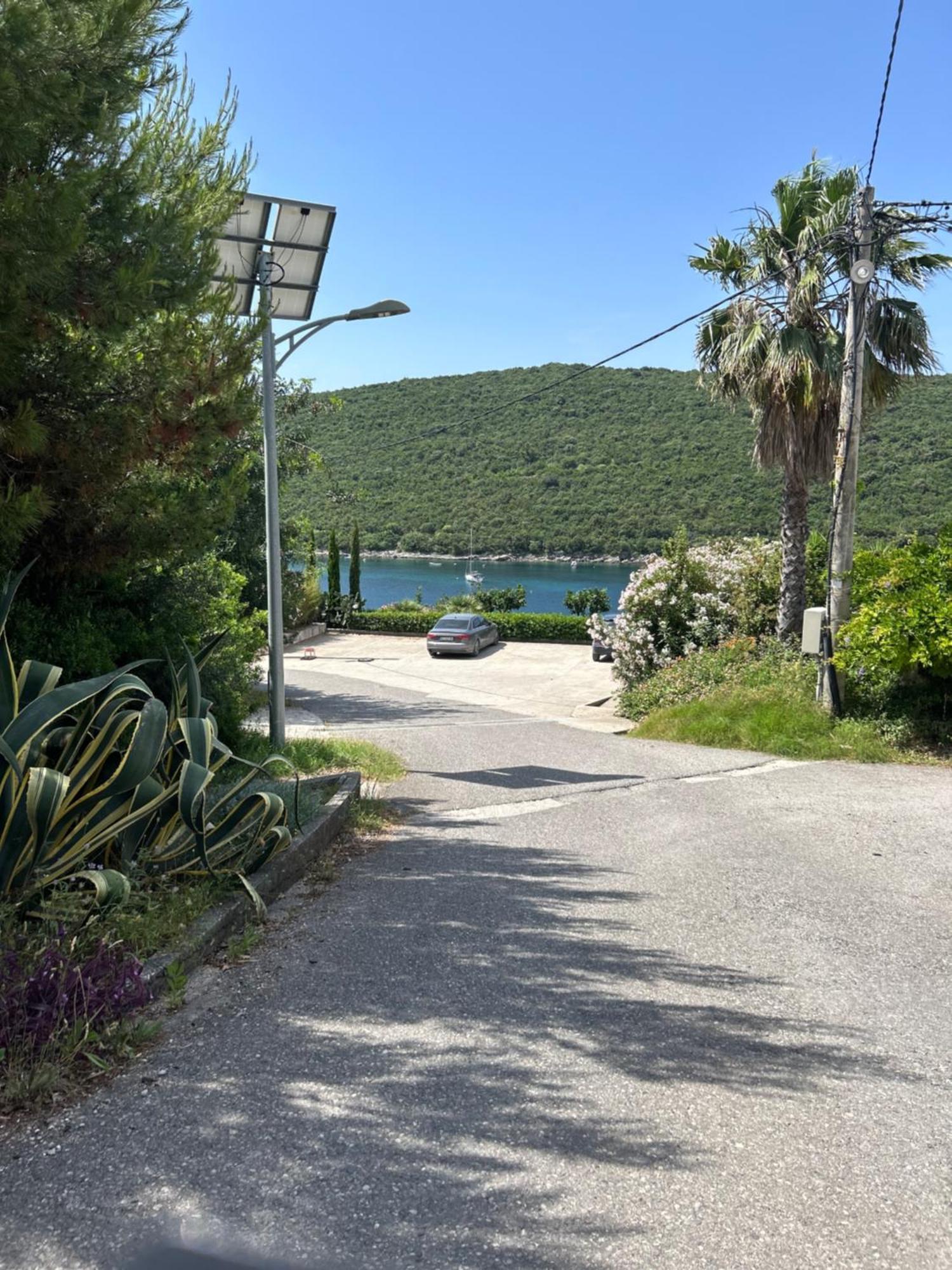 Lazarus Bigova Apartments Tivat Exterior foto