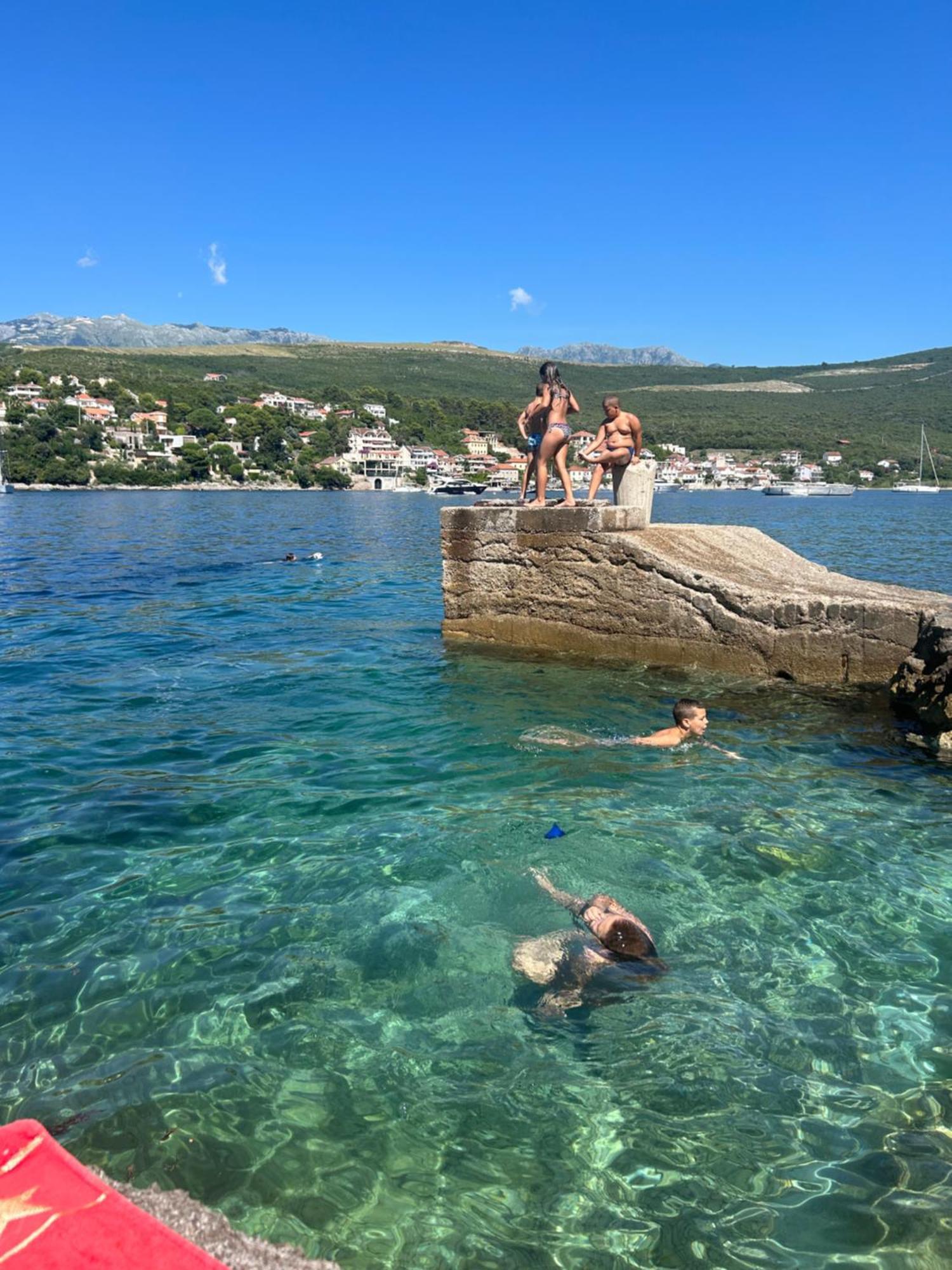 Lazarus Bigova Apartments Tivat Exterior foto